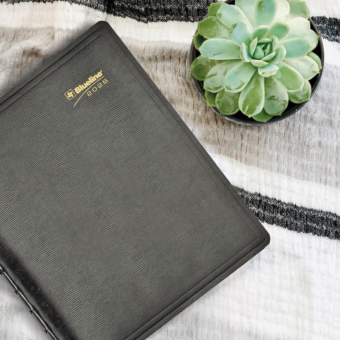 MiracleBind™ Monthly Planner 2026, Bilingual, Black (CF1512.81BT-26)<br>*2026 edition is now sold out - Image 9